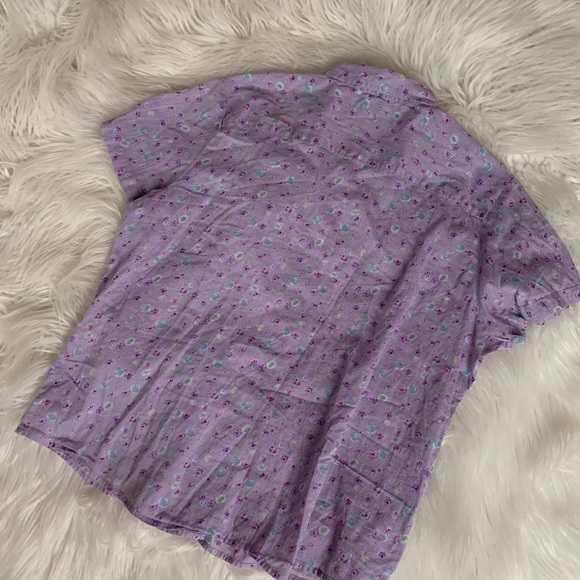 🆕 Vintage purple floral button up top - Picture 3 of 6